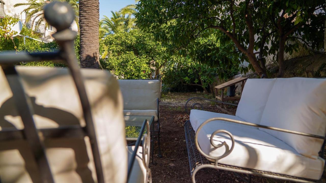 Charming Two-Bed Apartment Orange Garden Sutivan Luaran gambar