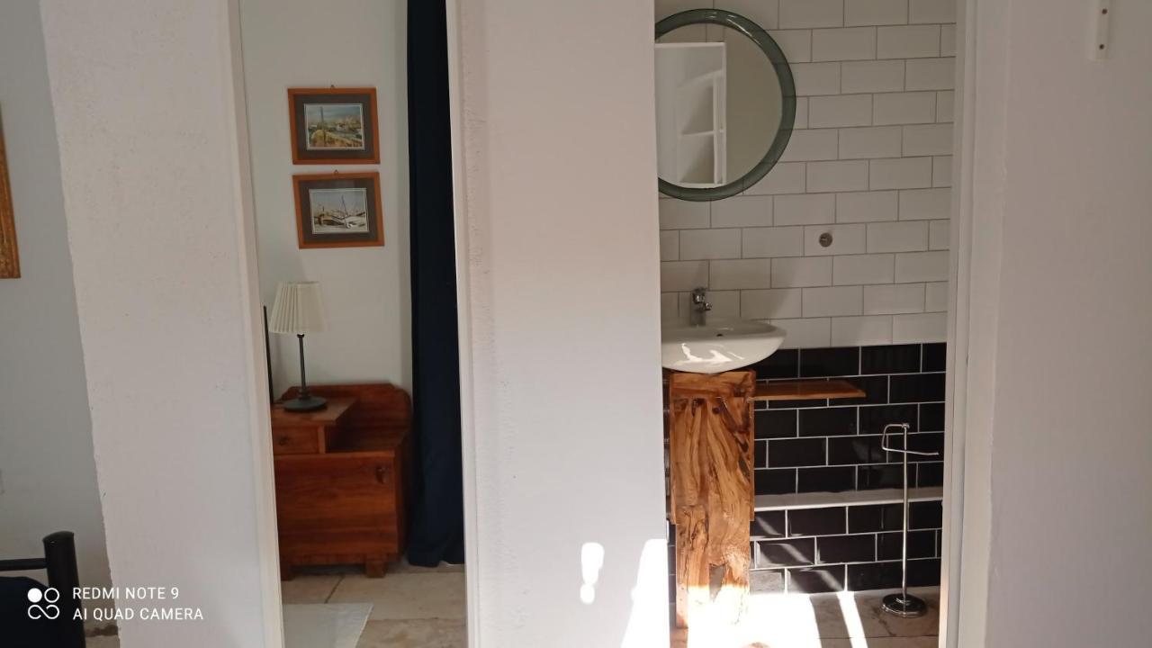 Charming Two-Bed Apartment Orange Garden Sutivan Luaran gambar